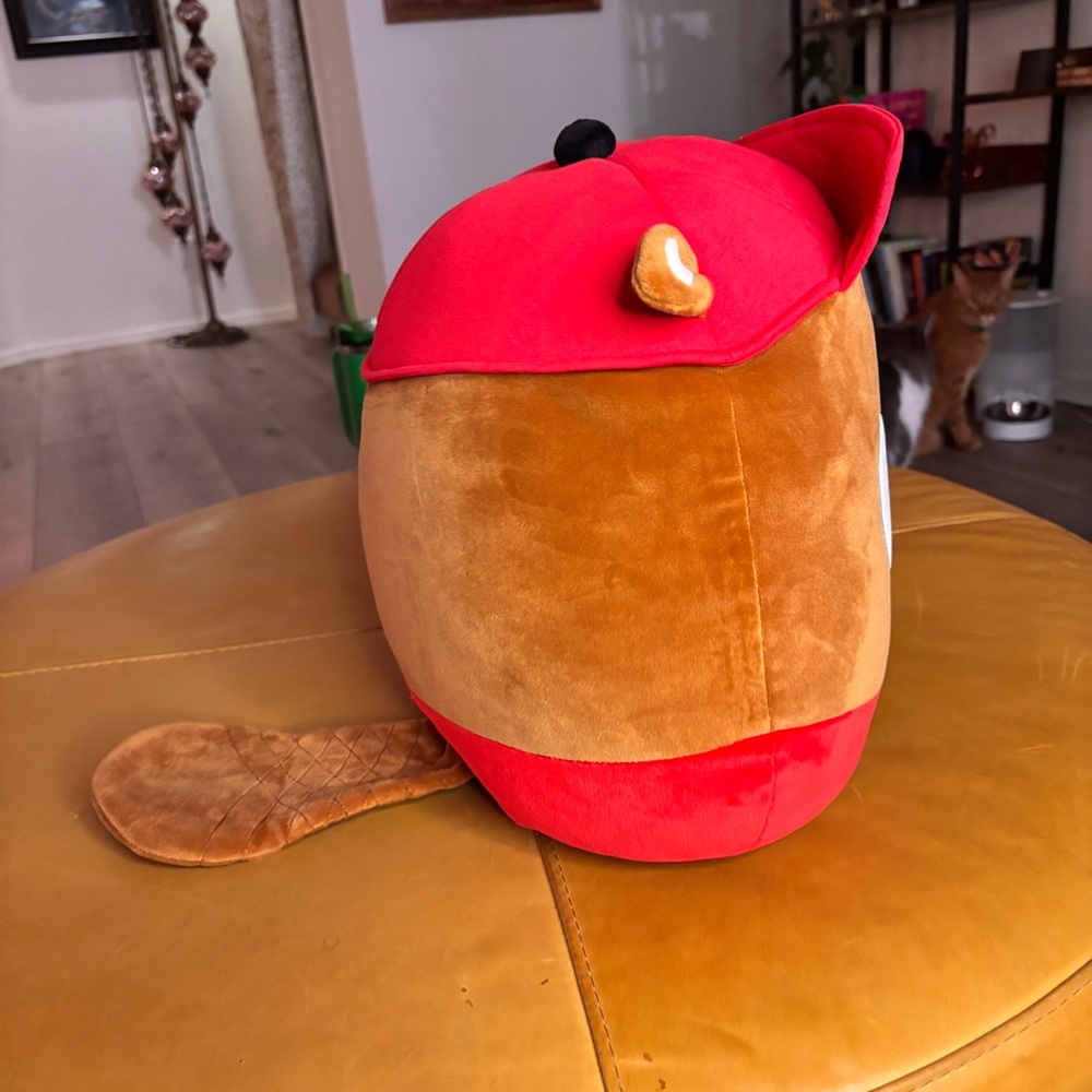Buc-ee Beaver Squishy - Picture 2 of 5